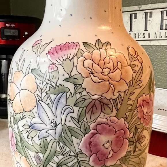 1 Chinoiserie Floral vase per price.No bundles. - Picture 2 of 16